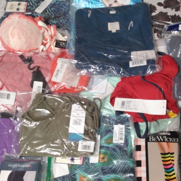 90% off MSRP Bulk Large Lot Women’s Clothing – All Brand New with Tags - Picture 2 of 9